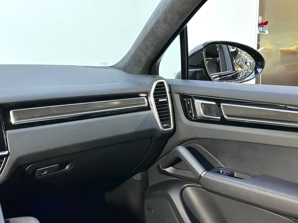 Porsche Cayenne 2020 — фото 18