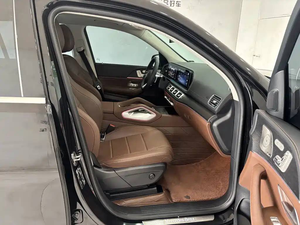 Mercedes-Benz GLS 2024 — фото 29