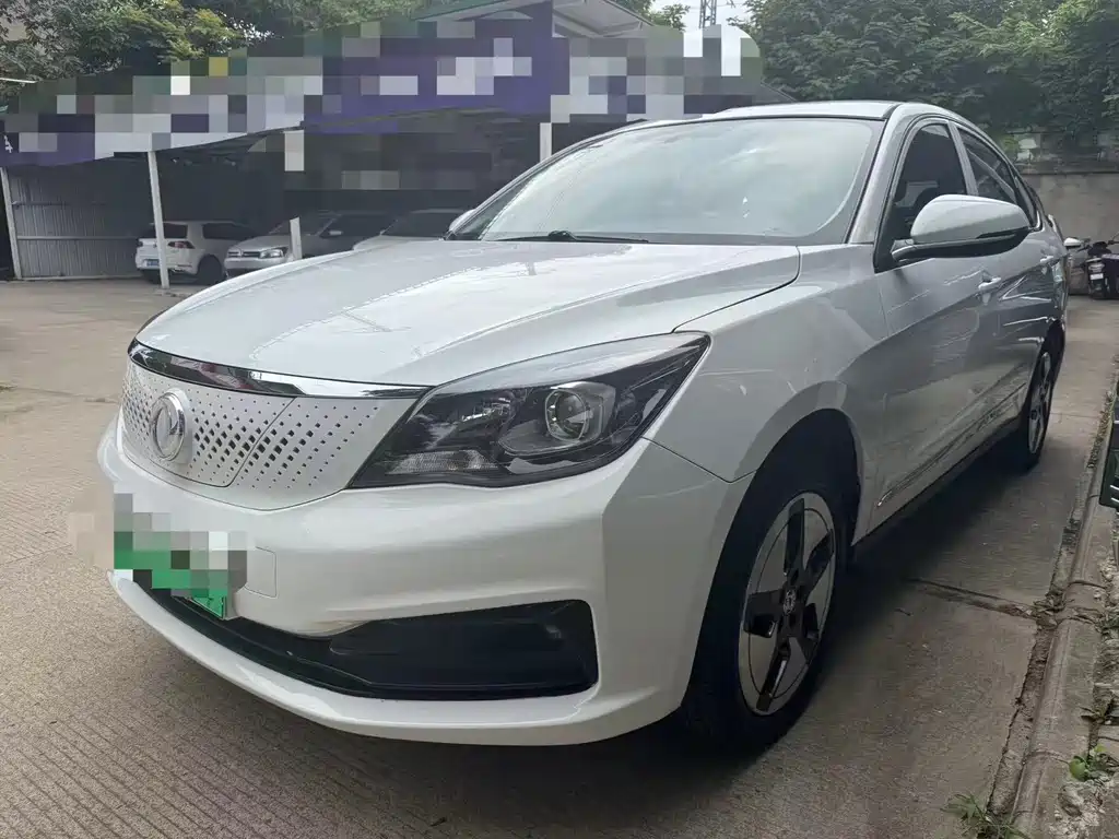 Dongfeng E70 2023