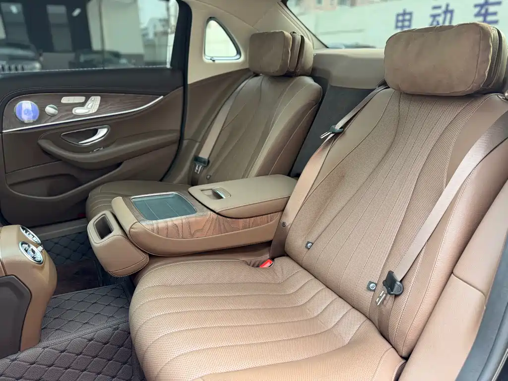 Mercedes-Benz E-Class 2020 — фото 13