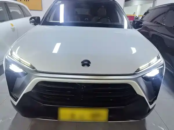 NIO ES8 2021