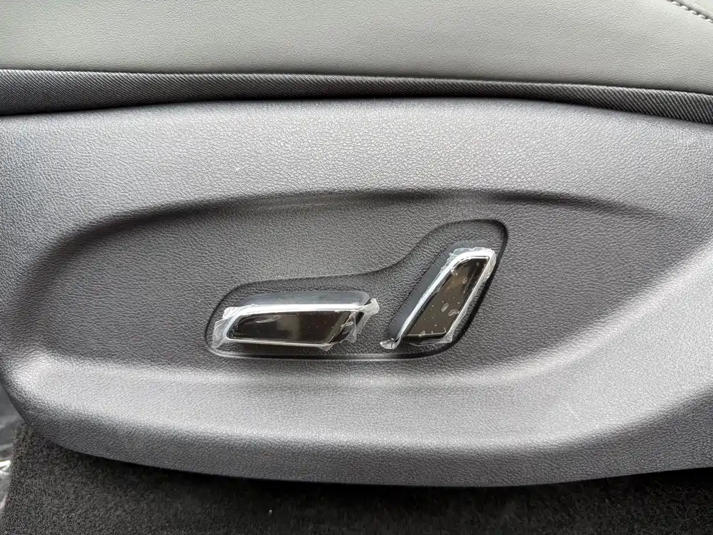 BYD L DM-i 2026 — фото 6