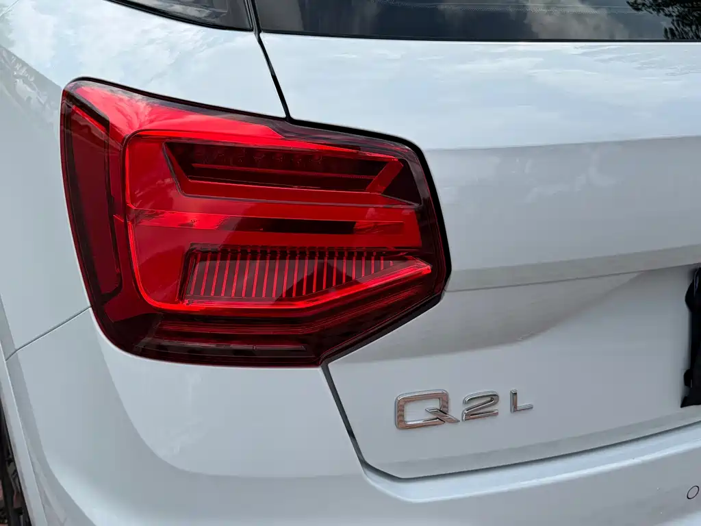 Audi Q2L 2022 — фото 7