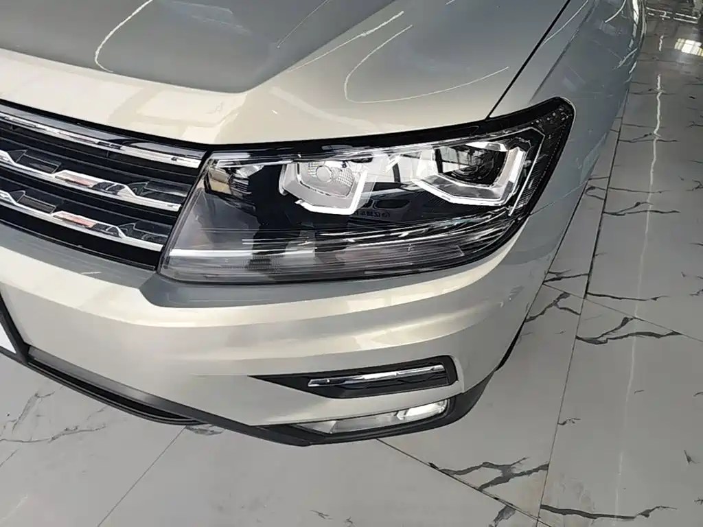 Volkswagen Tiguan L 2017 — фото 24