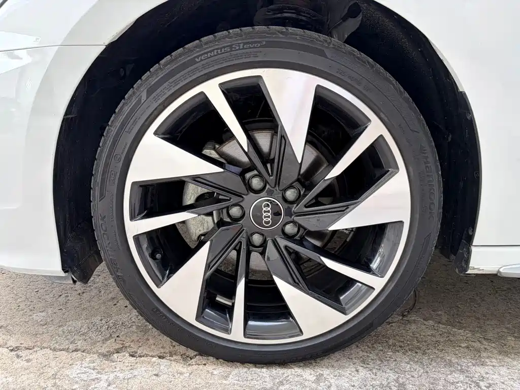 Audi A3 2023 — фото 23