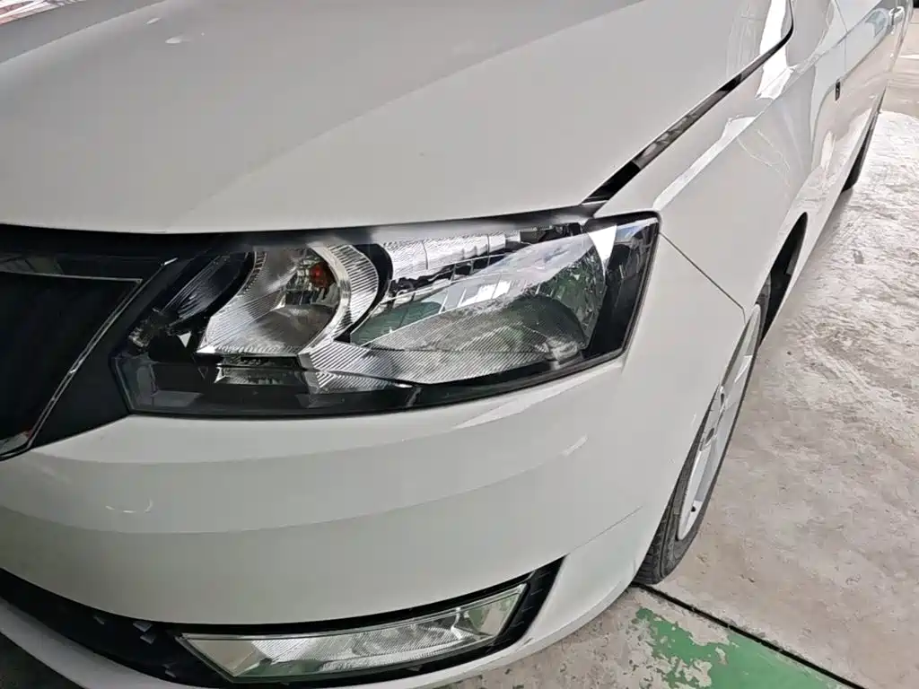 Skoda Rapid 2016 — фото 15