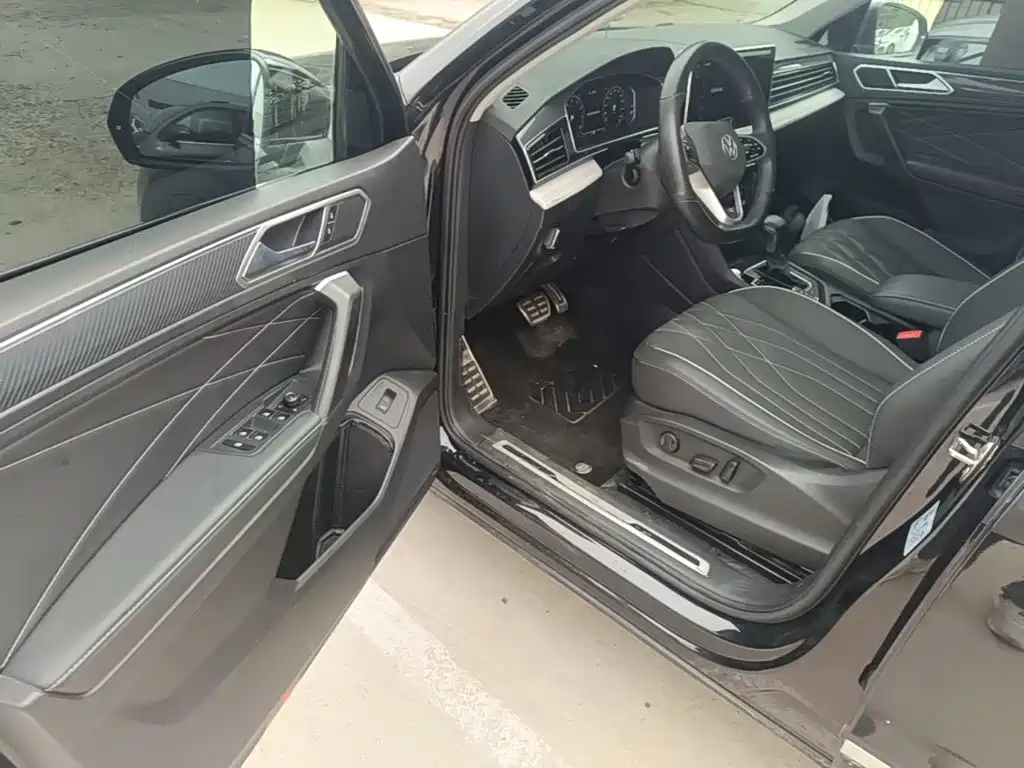 Volkswagen Tiguan L 2023 — фото 16