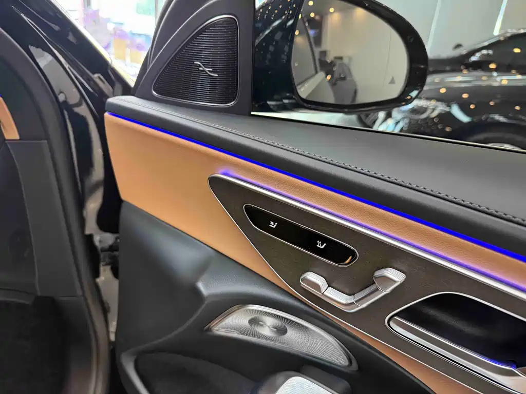 Mercedes-Benz E-Class 2025 — фото 16