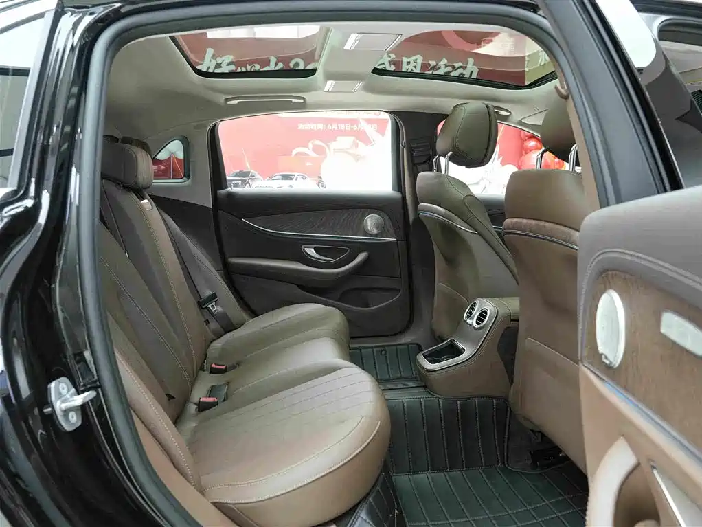 Mercedes-Benz E-Class 2023 — фото 13