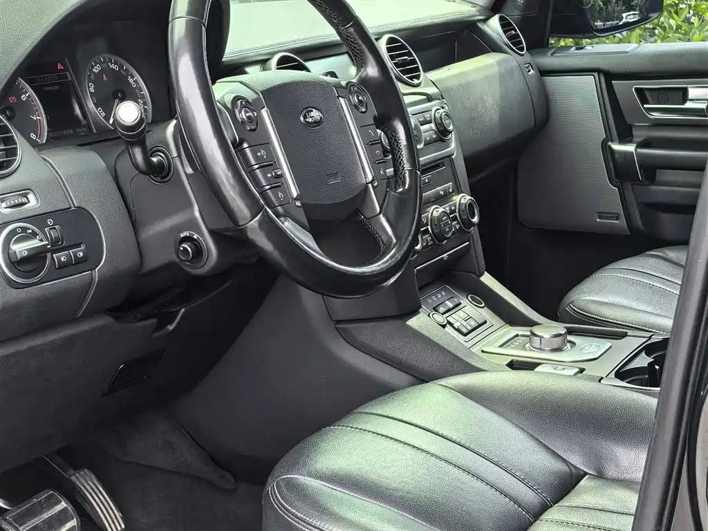 Land Rover Discovery 2015 — фото 3