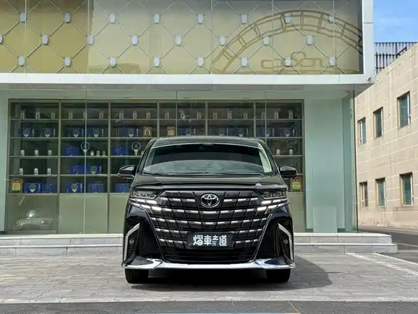 Toyota Alphard 2024