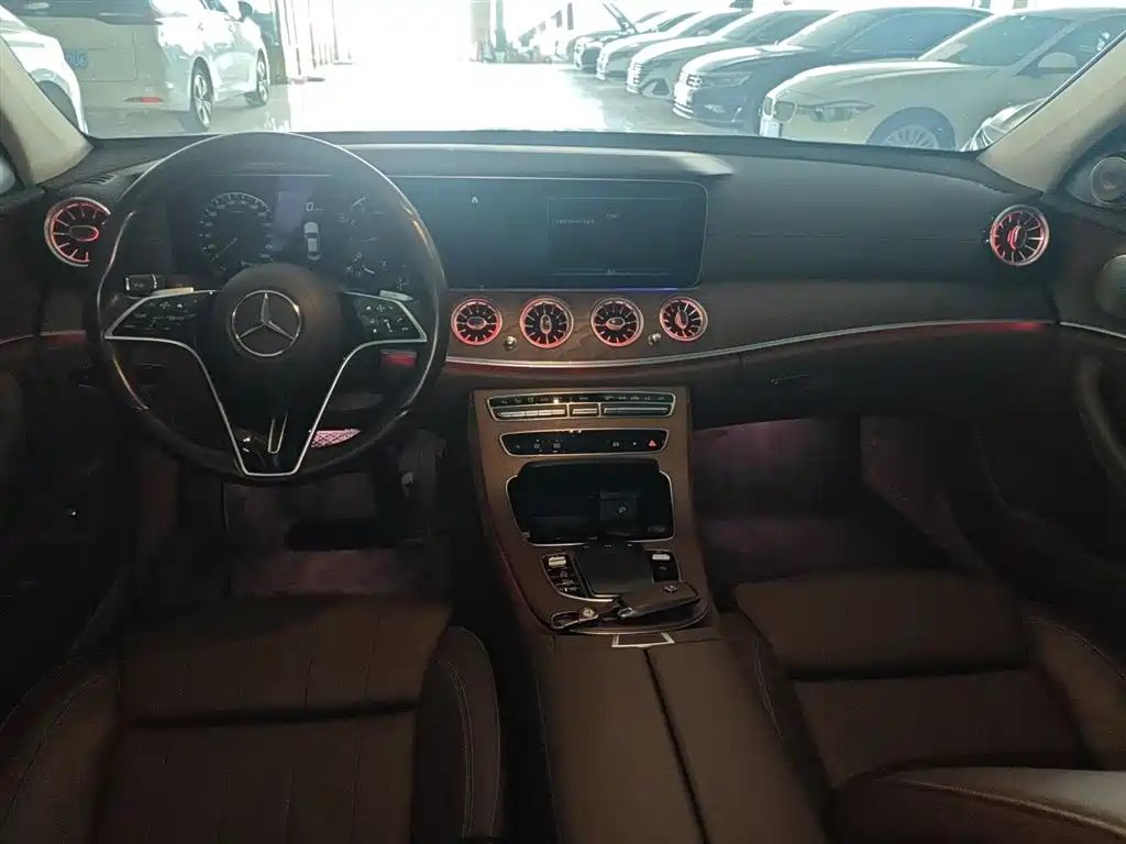 Mercedes-Benz E-Class 2022 — фото 10