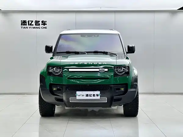 Land Rover Defender 2023