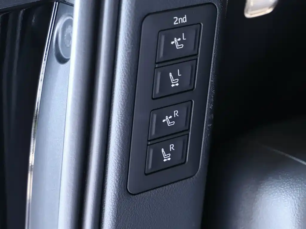 Toyota Alphard 2024 — фото 35