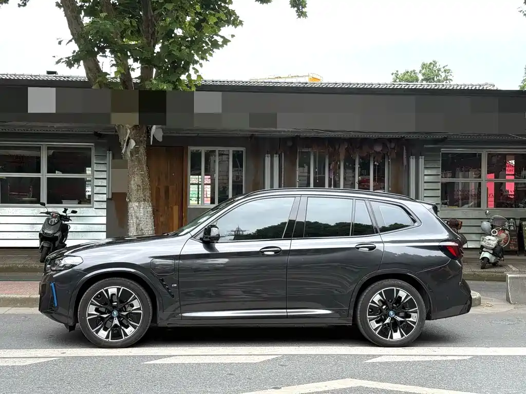 BMW iX3 2022 — фото 3