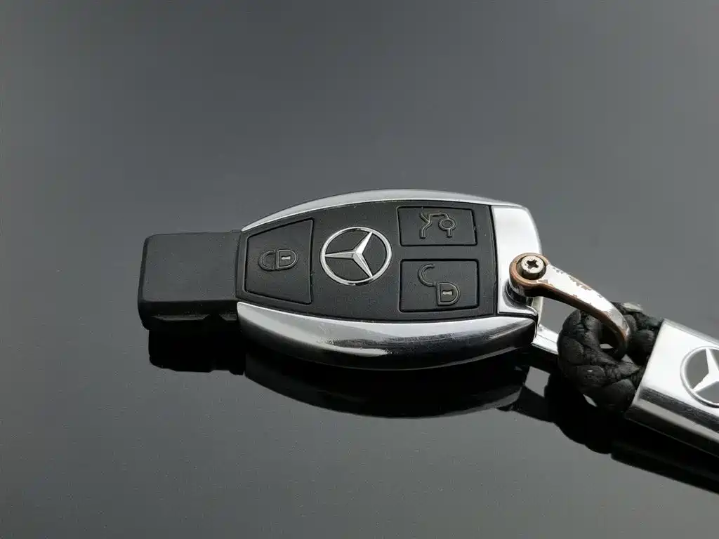 Mercedes-Benz E-Class 2015 — фото 19