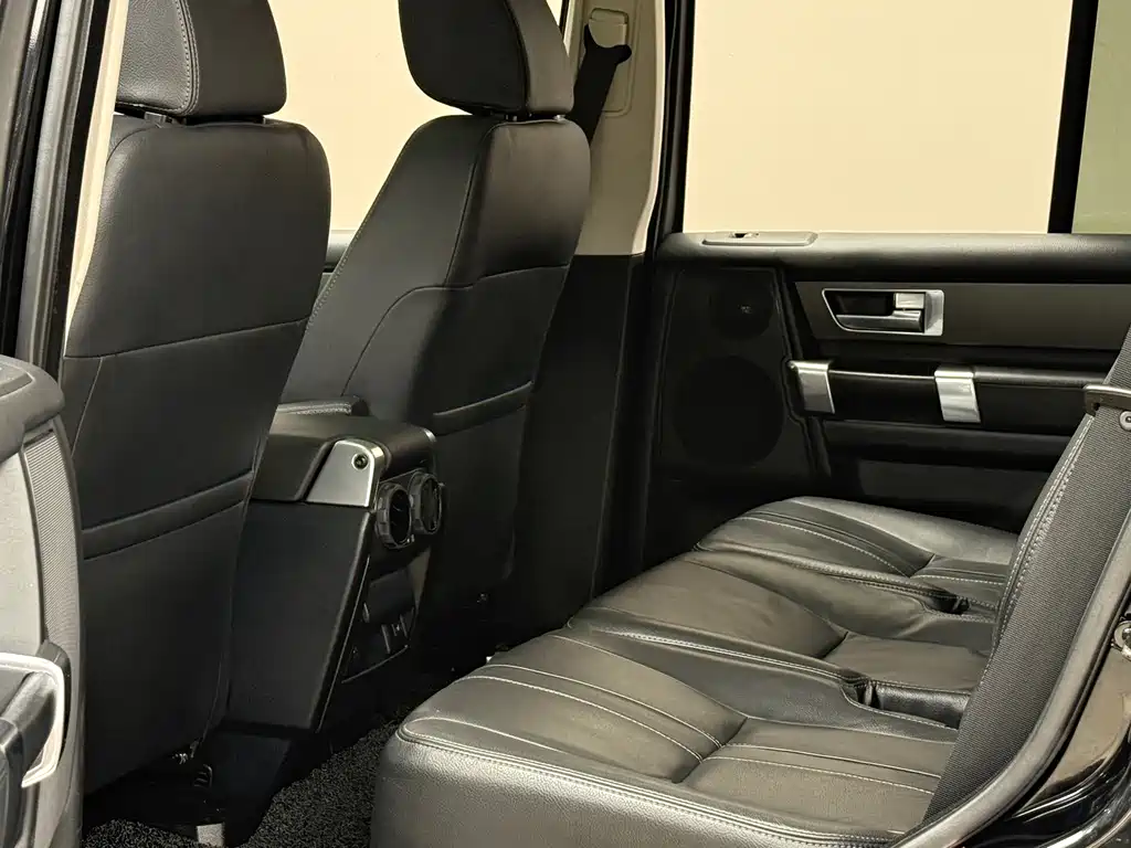 Land Rover Discovery 2016 — фото 6