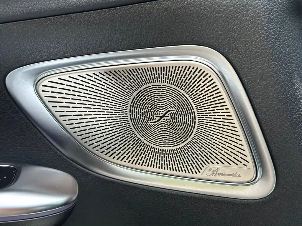 Mercedes-Benz C-Class 2024 — фото 11