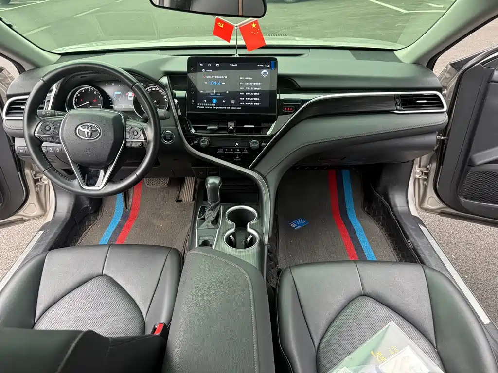 Toyota Camry 2024 — фото 10