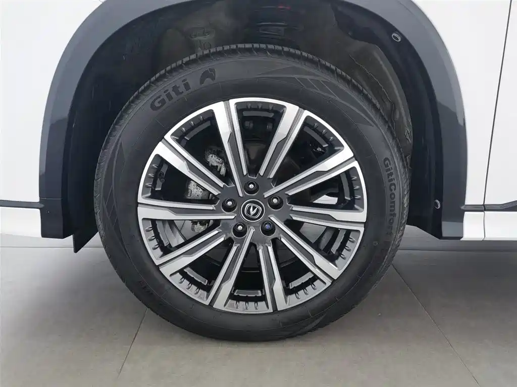 Changan CS75 PLUS 2023 — фото 17