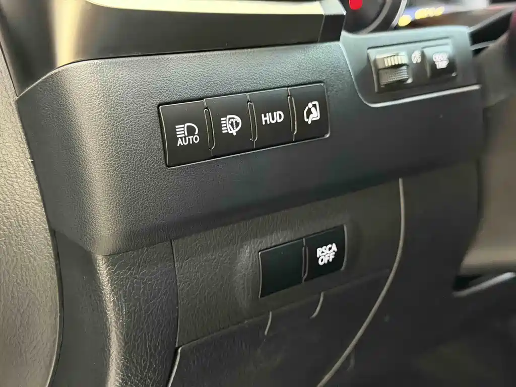 Lexus LX 2017 — фото 11