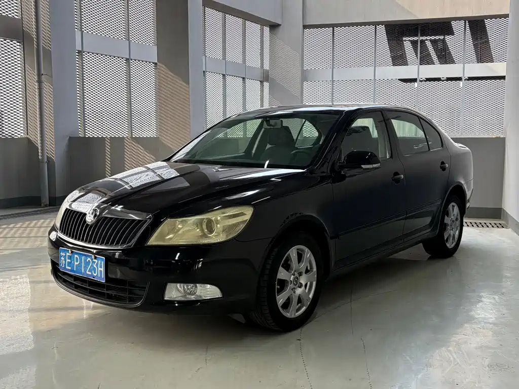 Skoda Octavia 2011 — фото 1
