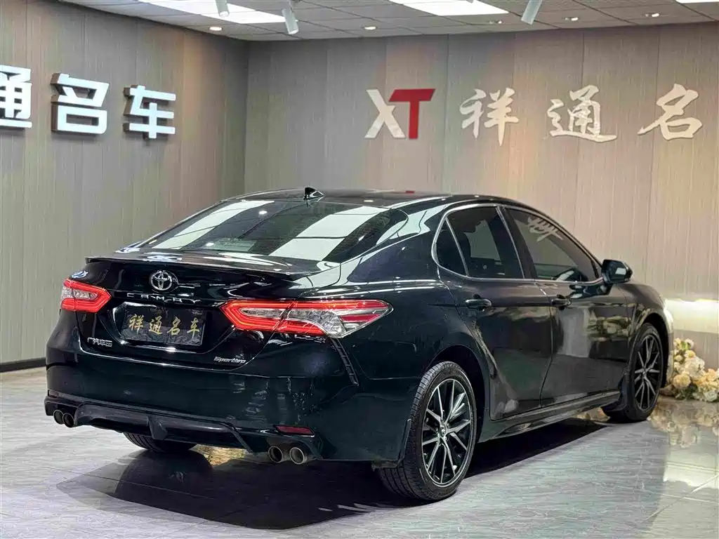 Toyota Camry 2022 — фото 14