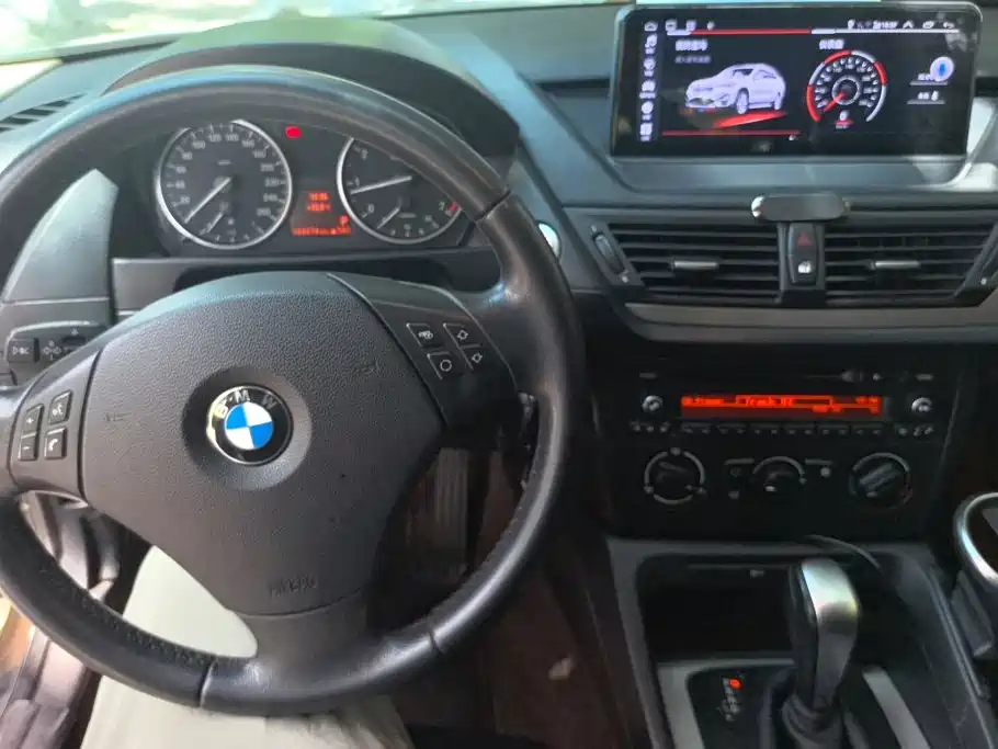 BMW X1 2012 — фото 12