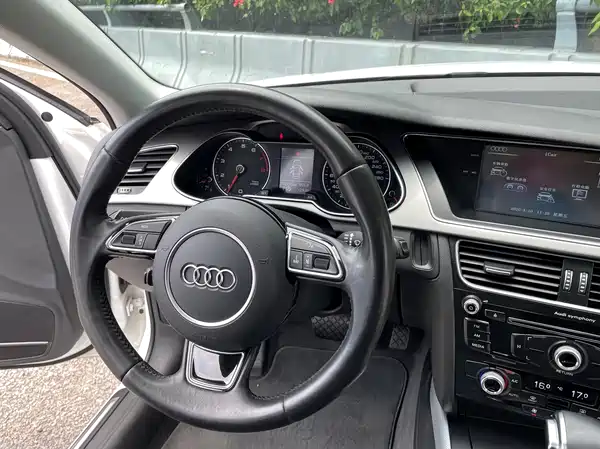 Audi A4L 2016