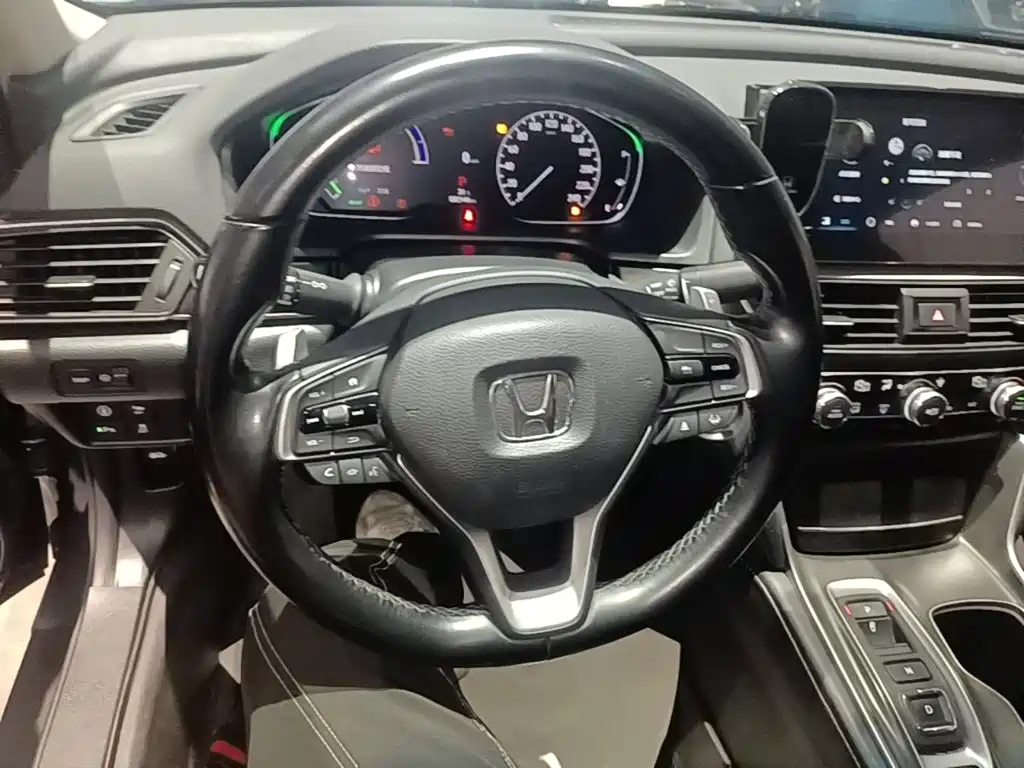 Honda Accord 2022 — фото 11