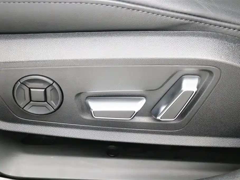 Audi A6L 2025 — фото 12