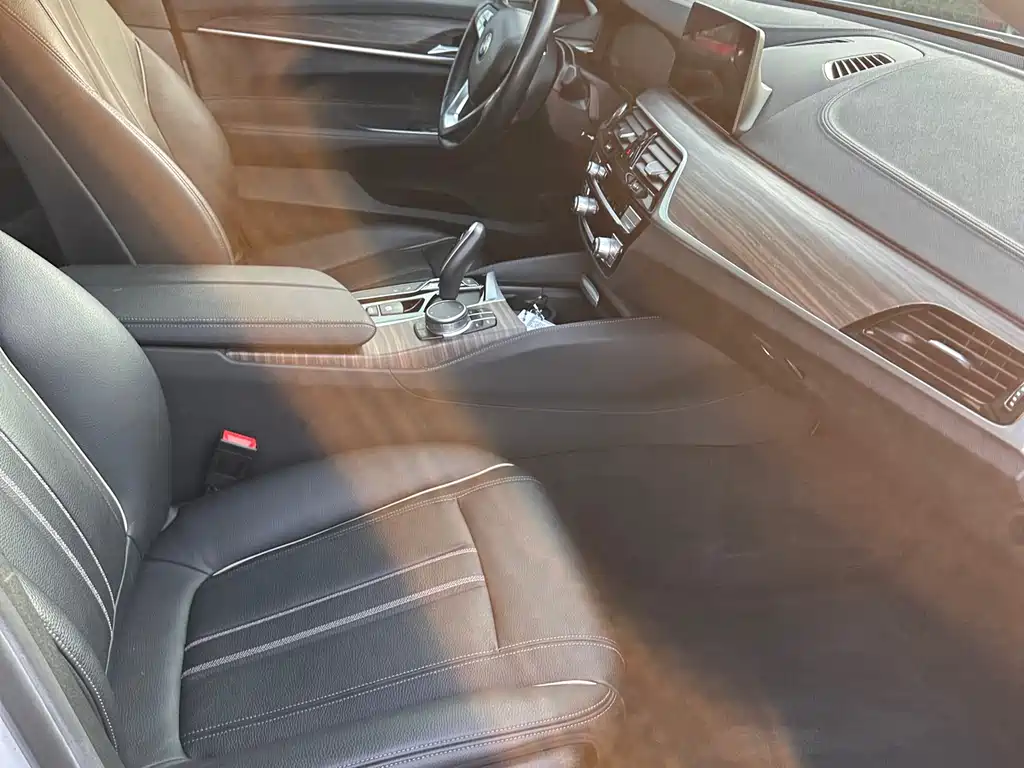 BMW 6 Series GT 2020 — фото 11
