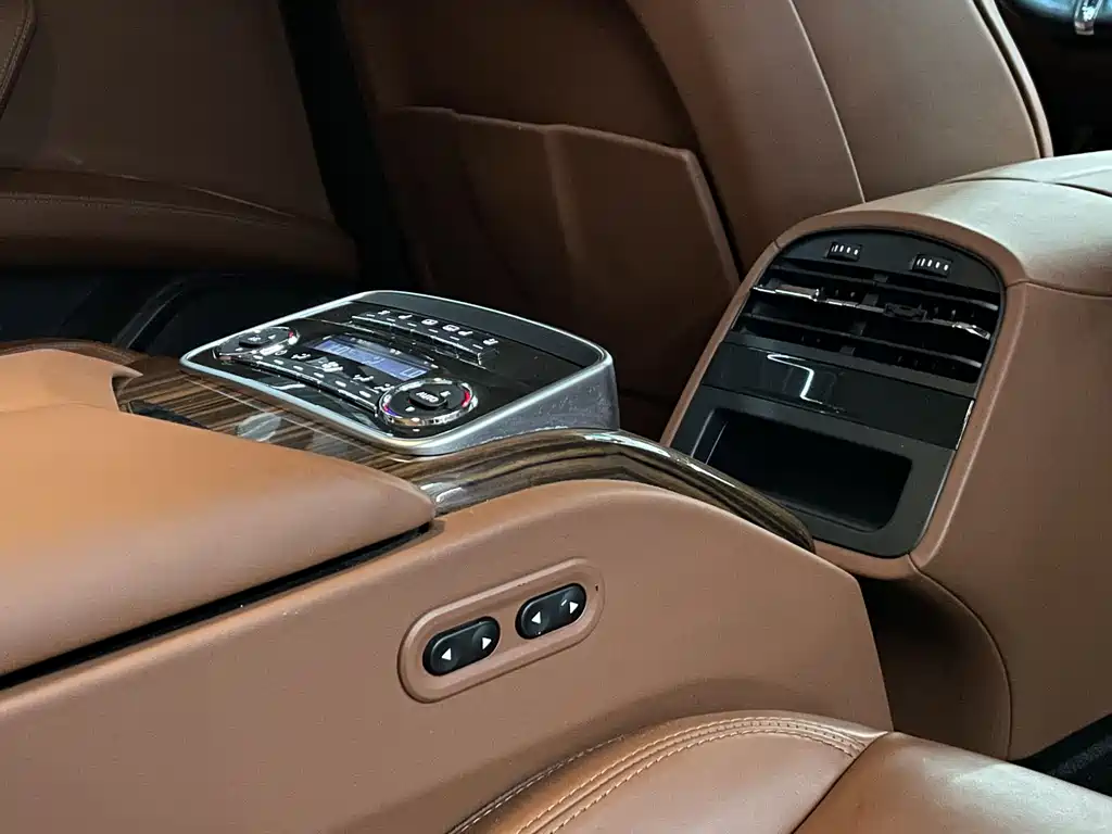 Maserati Quattroporte 2013 — фото 19