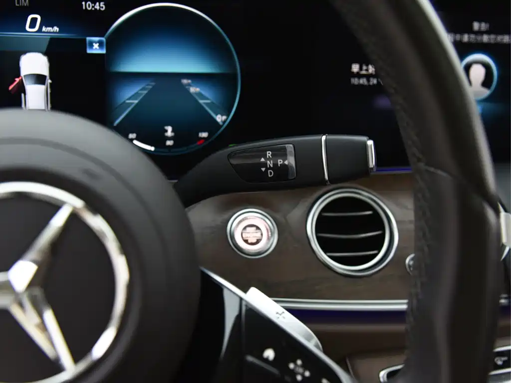 Mercedes-Benz E-Class 2022 — фото 11