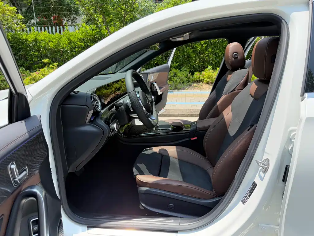 Mercedes-Benz A-Class 2021 — фото 11