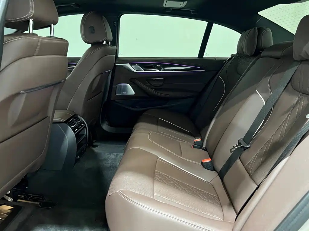 BMW 5 Series 2022 — фото 13