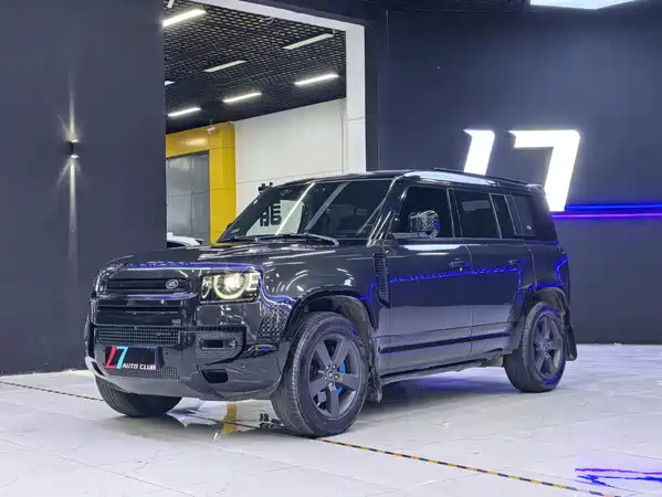 Land Rover Defender 2023
