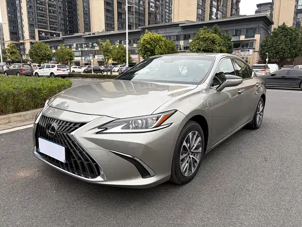 Lexus ES 2023