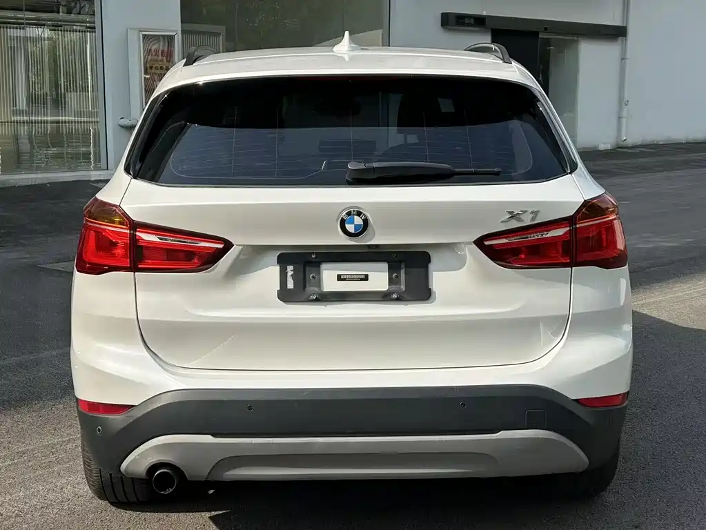 BMW X1 2017 — фото 16