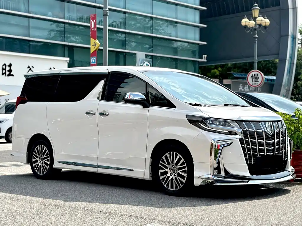Toyota Alphard 2017 — фото 3
