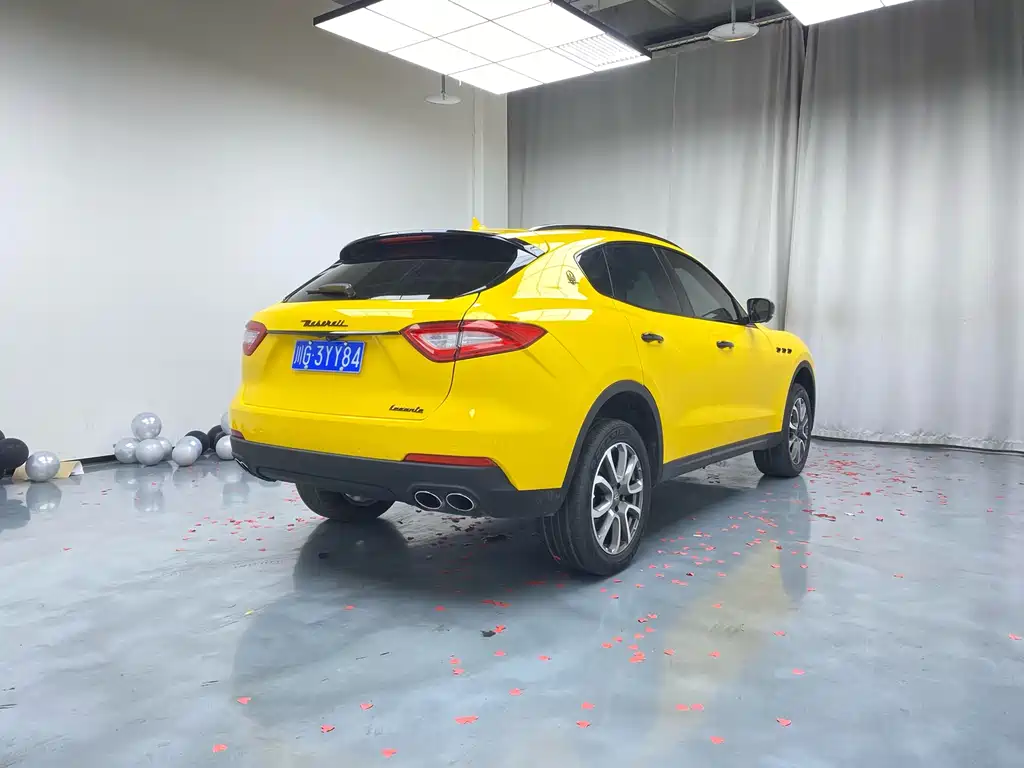 Maserati Levante 2017 — фото 14
