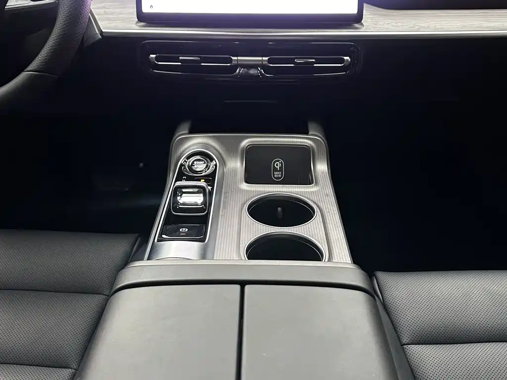 GAC Motor Trumpchi E8 2024 — фото 13