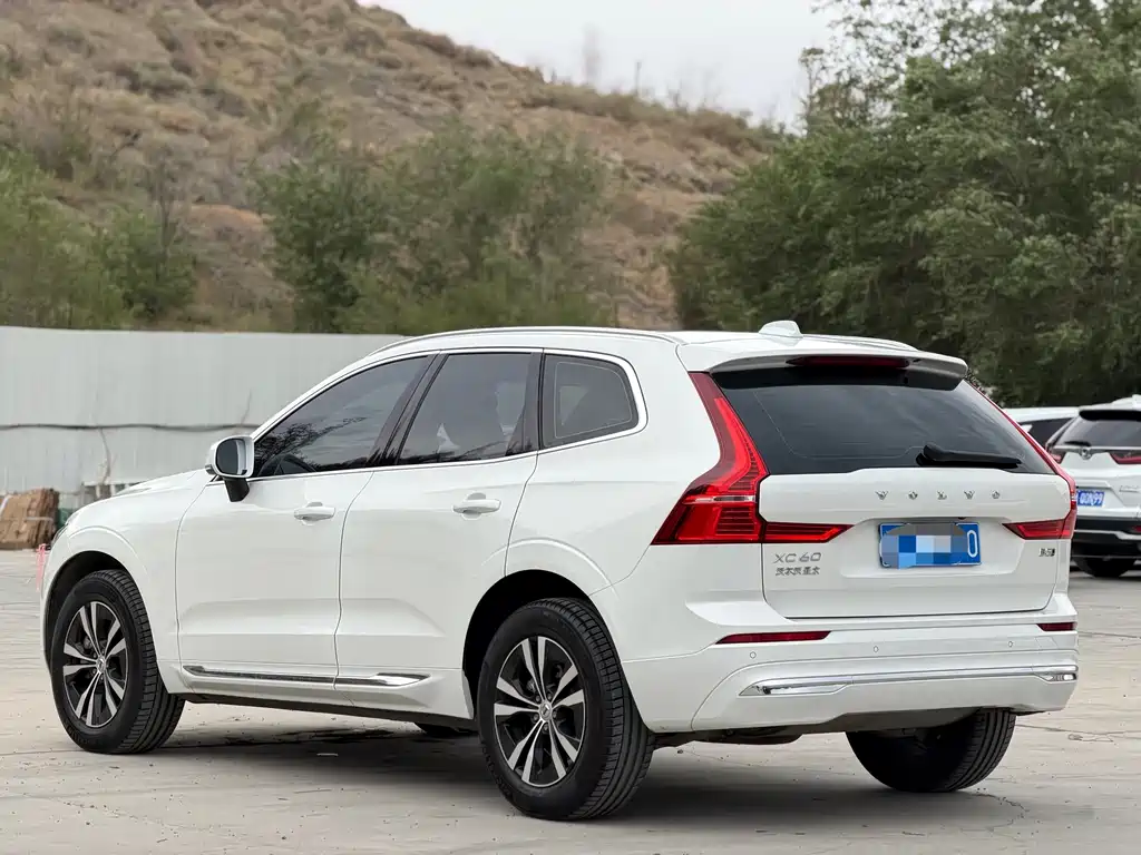 Volvo XC60 2023 — фото 6