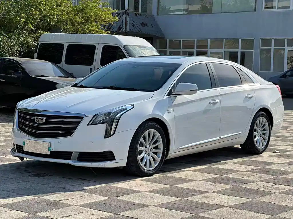 Cadillac XTS 2018 — фото 1