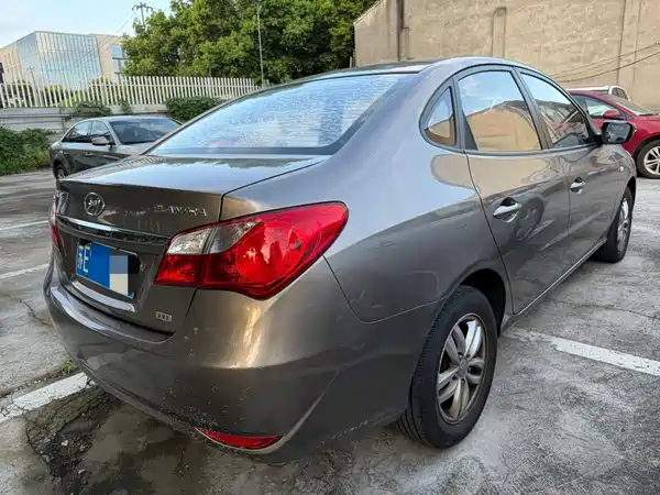 Hyundai Yuedong 2013