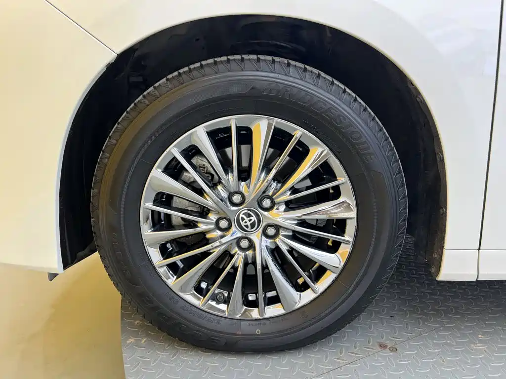 Toyota Alphard 2020 — фото 10