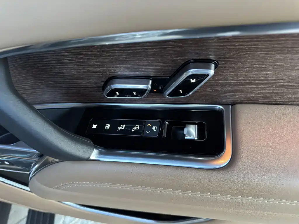 Land Rover Range Rover 2025 — фото 17