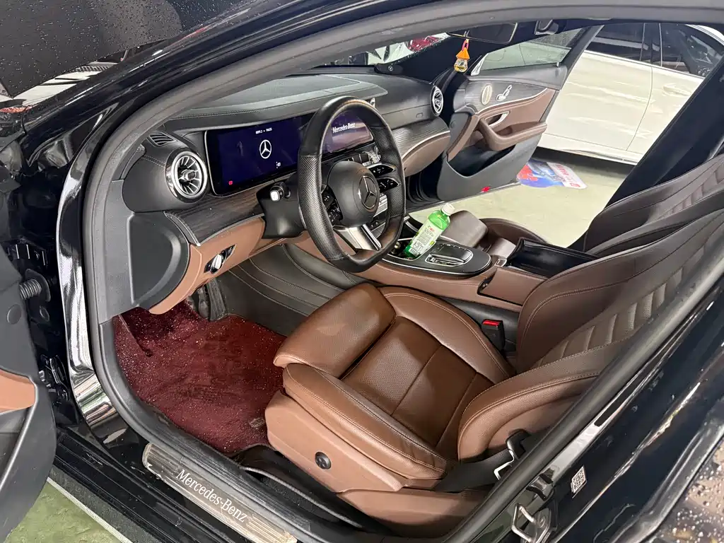 Mercedes-Benz E-Class 2022 — фото 3