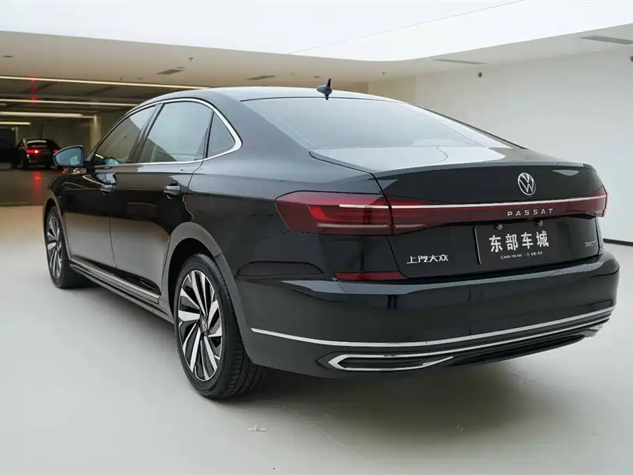Volkswagen Passat 2024 — фото 11