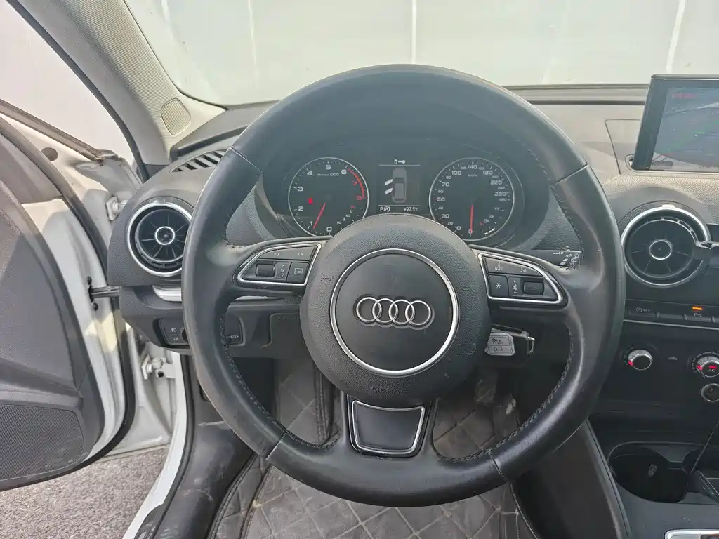 Audi A3 2015 — фото 9